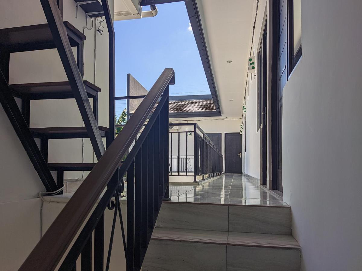 Reddoorz Syariah Near Jalan Caman Raya Bekasi Hotel Exterior photo